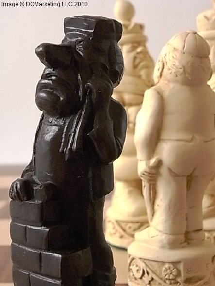 Lewis Carroll Plain 
Theme Chess Set